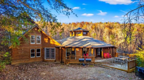 Smoky Mountain Chalet with Swim Spa- Theater- Pool Table- Pet Friendly